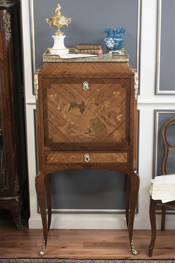 フランスアンティークの家具