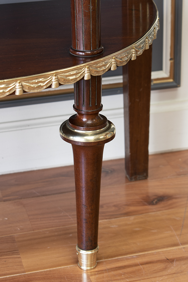 フランスアンティークテーブルの脚.jpg フランスアンティークテーブルの脚.jpg