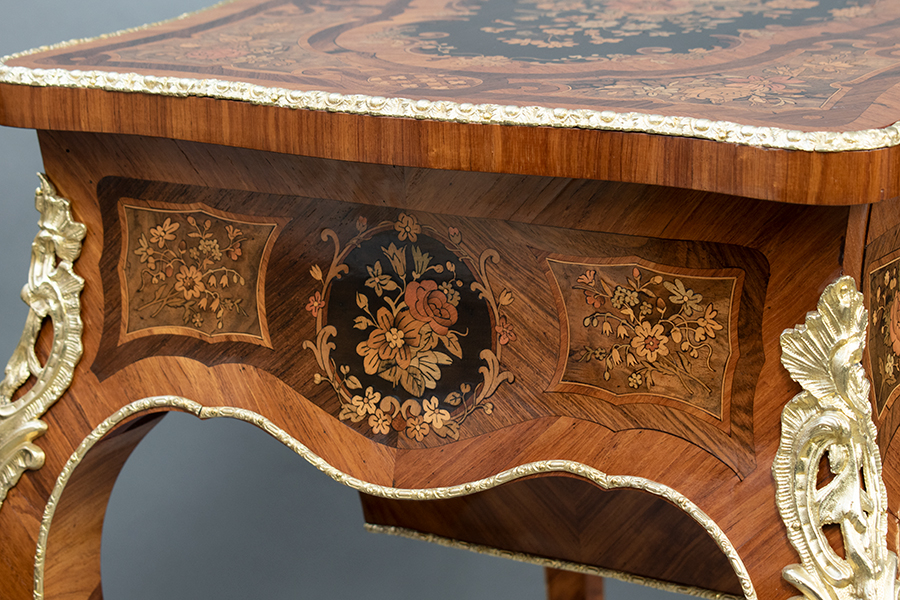 アンティークレディテーブル.jpg アンティークレディテーブル.jpg