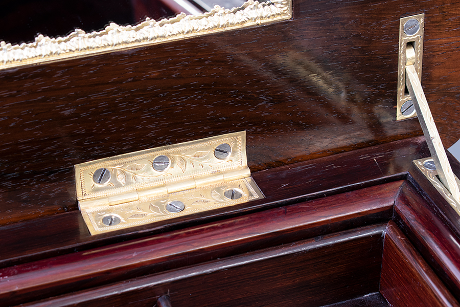 フランスアンティークテーブルのヒンジ.jpg フランスアンティークテーブルのヒンジ.jpg