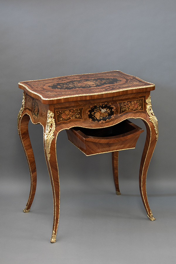 フランスアンティークテーブルの引き出し.jpg フランスアンティークテーブルの引き出し.jpg