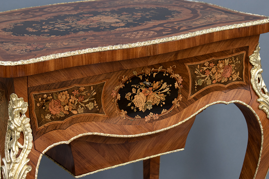 フランスアンティークテーブル側面.jpg フランスアンティークテーブル側面.jpg