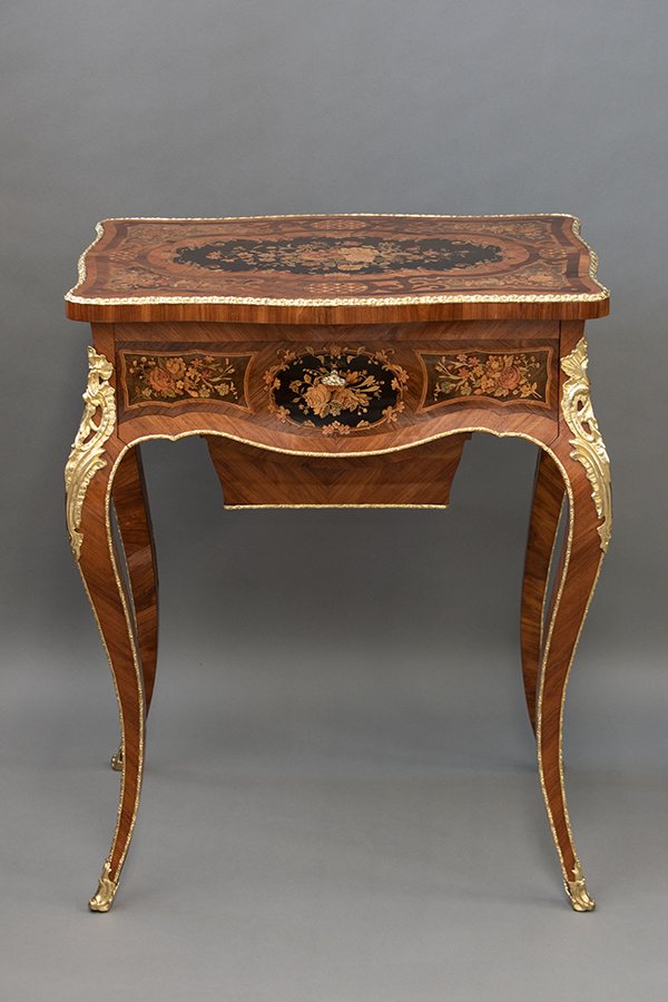 ルイ・グラデアンティークテーブル.jpg ルイ・グラデアンティークテーブル.jpg