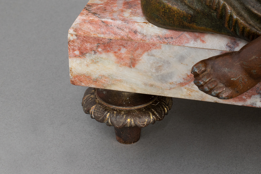 スペルタークピドーアンティークマントルクロックの脚.jpg スペルタークピドーアンティークマントルクロックの脚.jpg