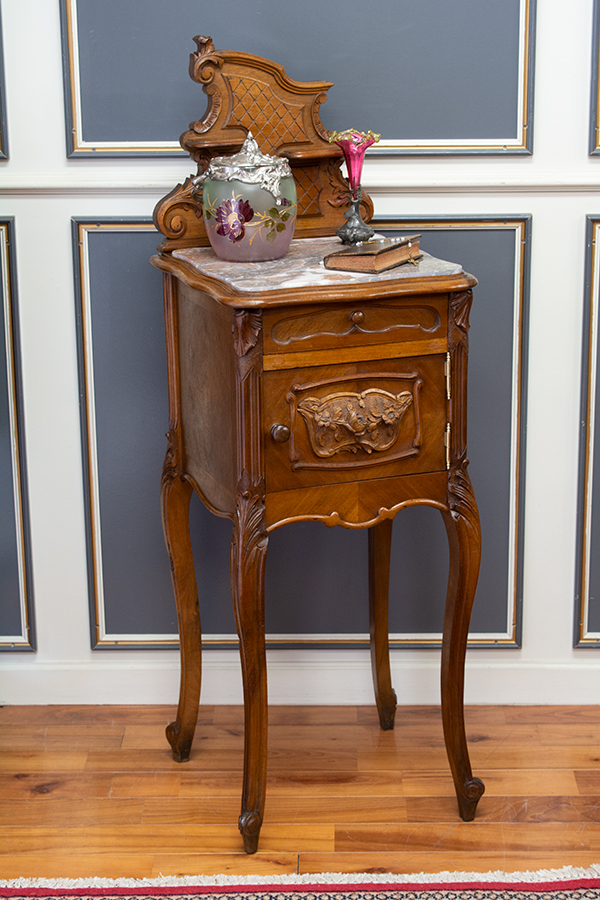 ロココベッドサイドテーブル